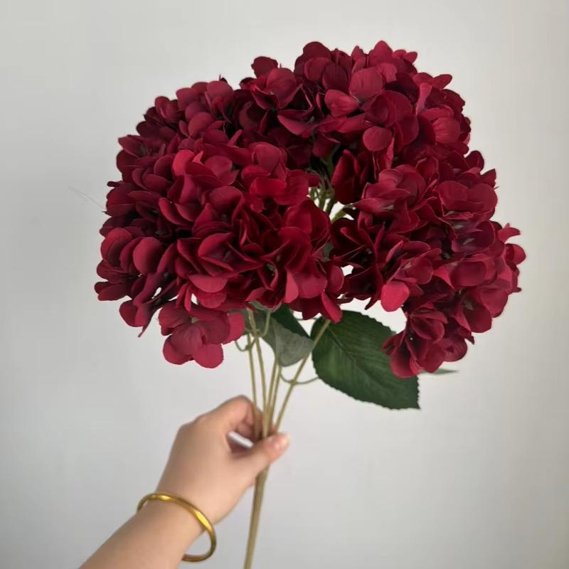 Hot Sale 5 Heads Artificial Hydrangea Bouquet Silk Hydrangea Burgundy Artificial Flowers Bouquet for Wedding Event Decoration