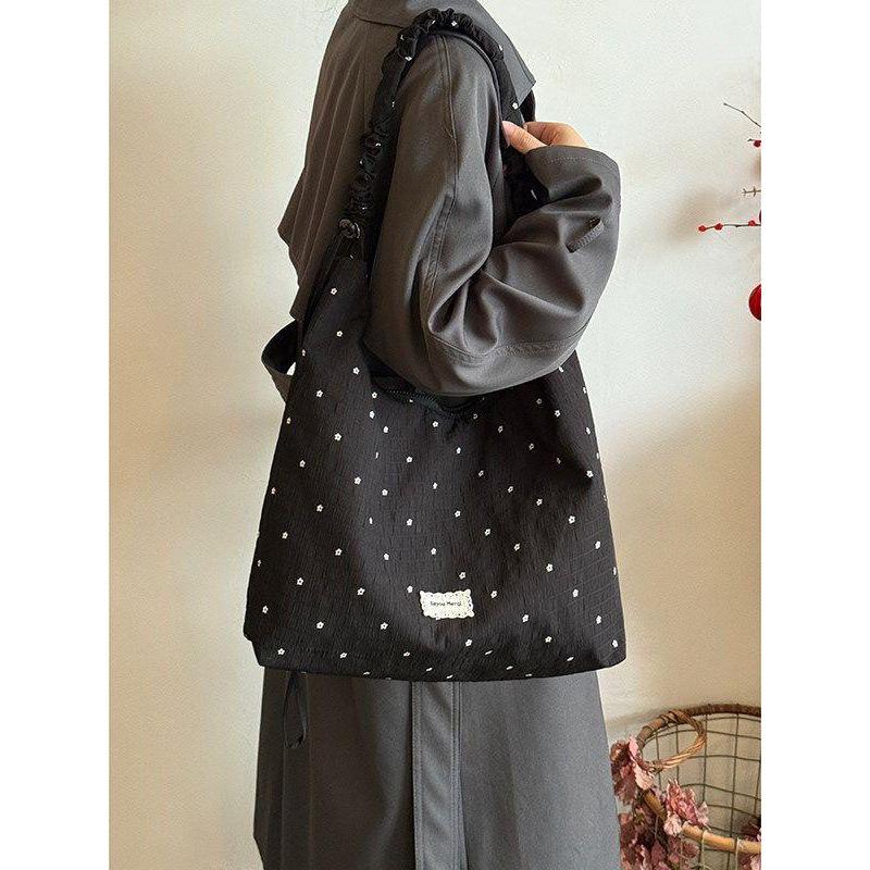 Large-capacity Single-shoulder Crossbody Bag, Perfect for Commuting and Versatile Cloud-shaped Bag