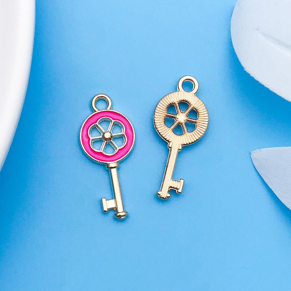 30 Cartoon Alloy Jewelry Pendants: Rose Red Drip Oil for DIY Bracelet and Handbag Accessories