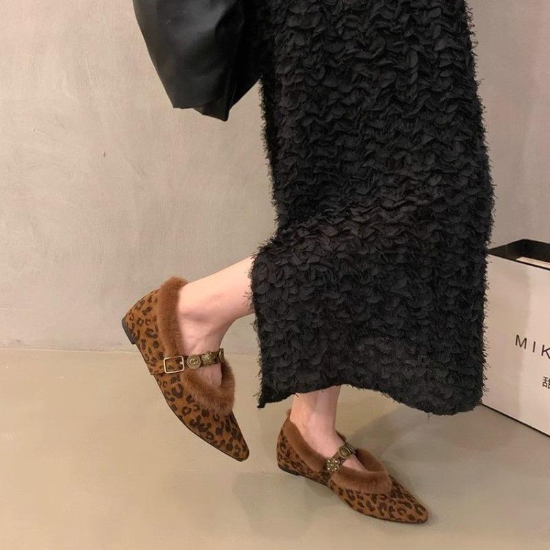 Designer Women Winter New Pointed Toe Loafers Retro British Style Warm Boots Women Casual Slip on Women Shoes Botas De Mujer