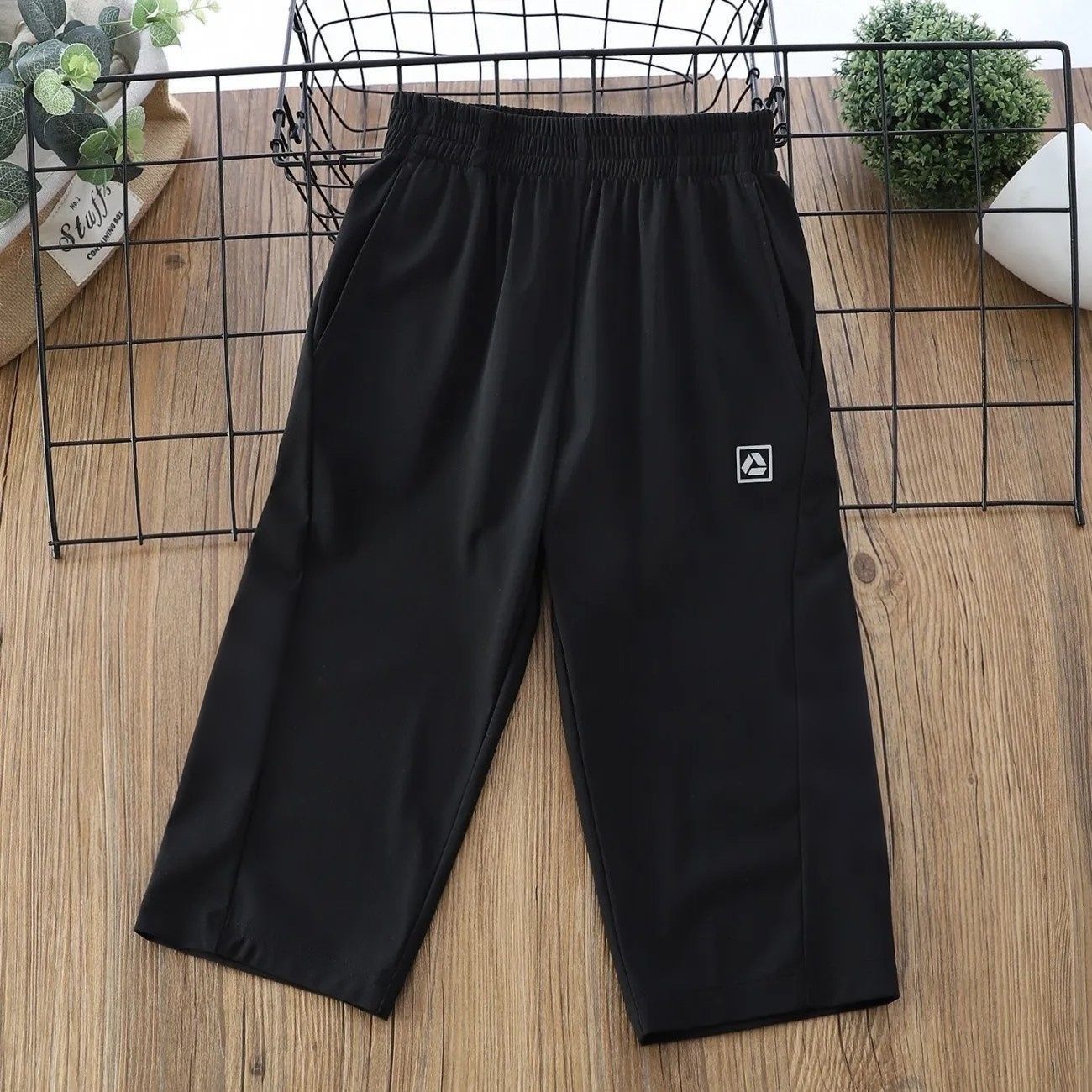 

Мальчиковые быстросохнущие укороченные брюки Летний новый стиль Детские тонкие спортивные шорты 120 чёрный