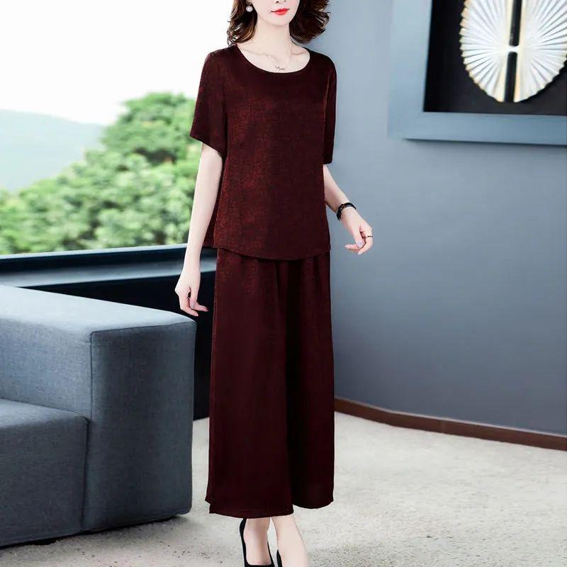 2026 Summer Fashionable Plus Size Two-Piece Suit for Women - Stylish, Loose, Slimming Short Sleeve Set for Middle-Aged Mothers