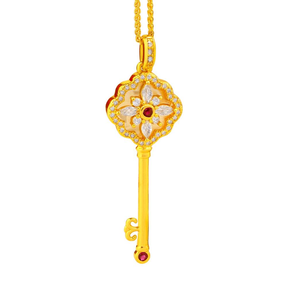 Vietnamese Gold Rhinestone Starry Key Pendant Necklace for Women - High-End Light Luxury.