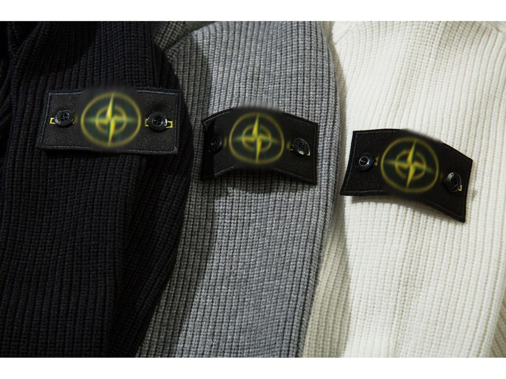 STONE Unisex Kapuzenpullover aus Strick mit Reißverschluss und Brustöffnung, mit Aufnäher - Herbst/Winter Kollektion