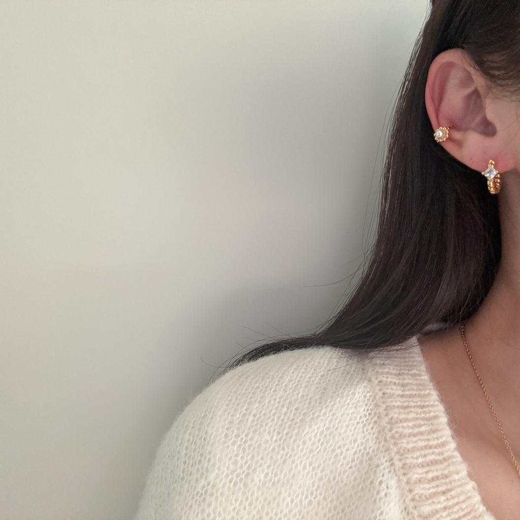 Mini Pearl Flower Ear Cuff Bracelet