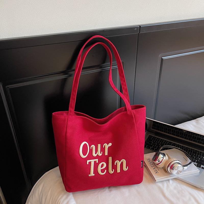 

Осень-зима 2025 новый модный тренд сумка через плечо нишевая повседневная персонализированная сумка-тоут женская сумка большой вместимости бордовый