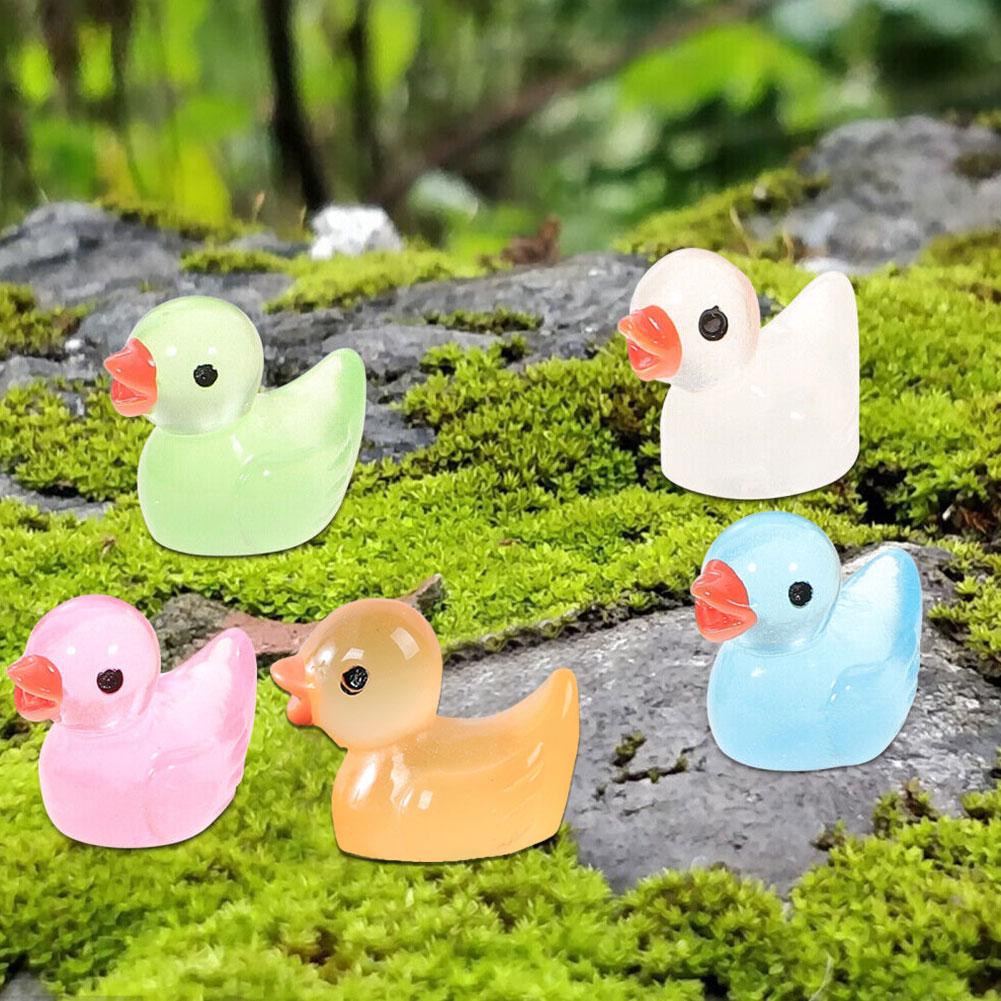 50pcs Colorful Duck Ornament Miniature Figures Tiny Duck Resin Handicraft Micro Landscape Decoration Luminous Duckling Decor