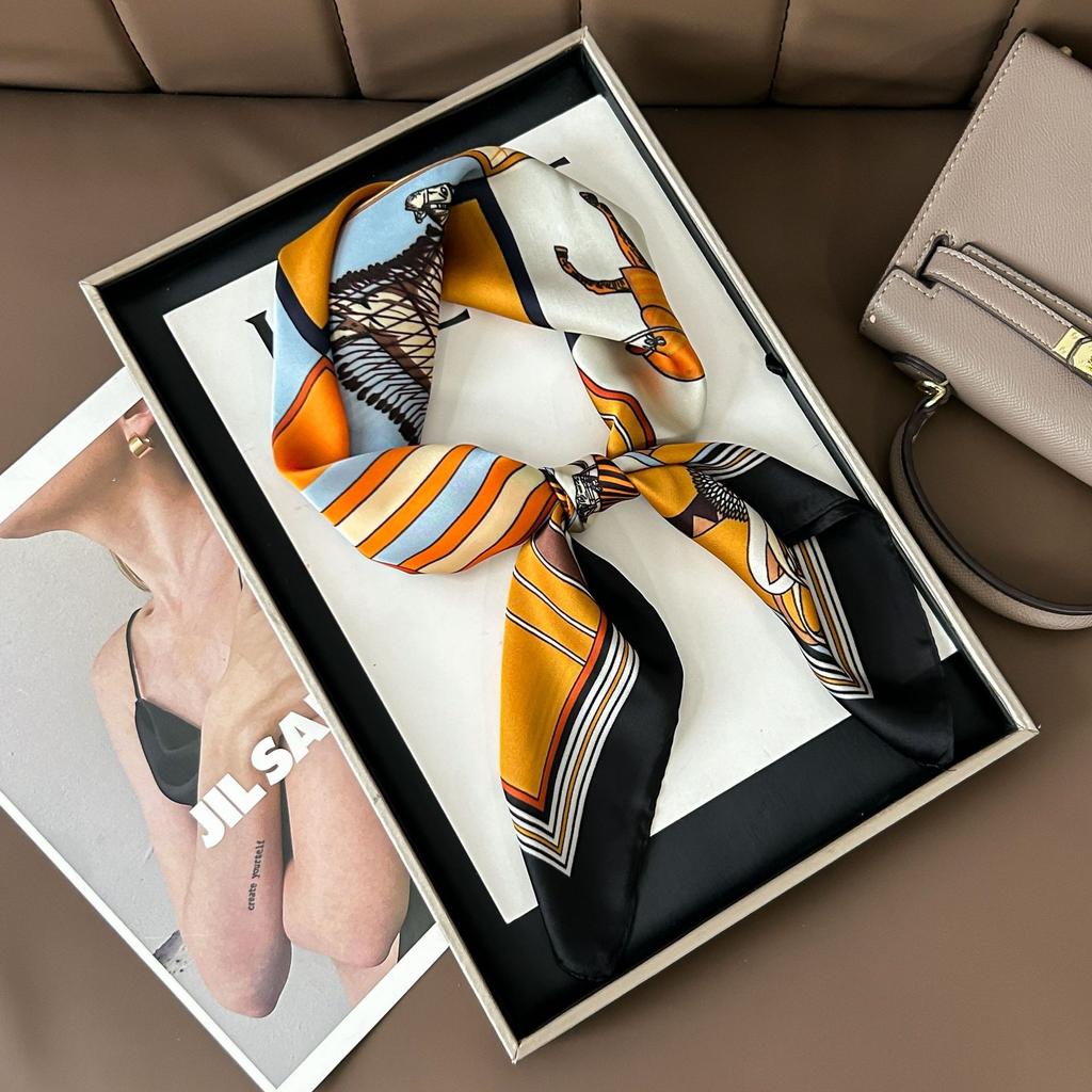Silk Scarf Women'S Fashion Versatile High Sense 70 Square Scarf Neck Protection Scarf Retro Scarf Bag