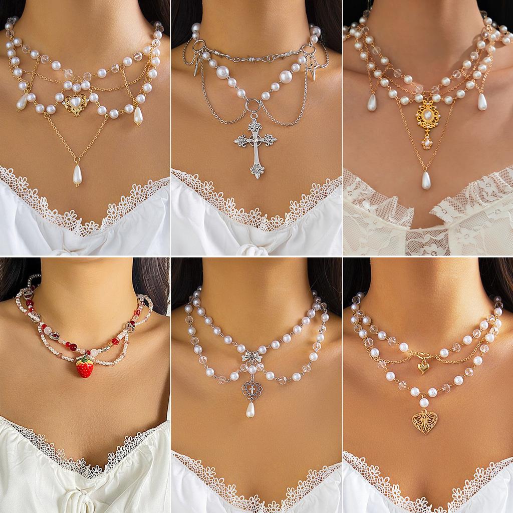 Holiday Style Sweet Spice Girl Strawberry Butterfly Necklace Female, Niche Temperament Imitation Pearl Tassel Necklace
