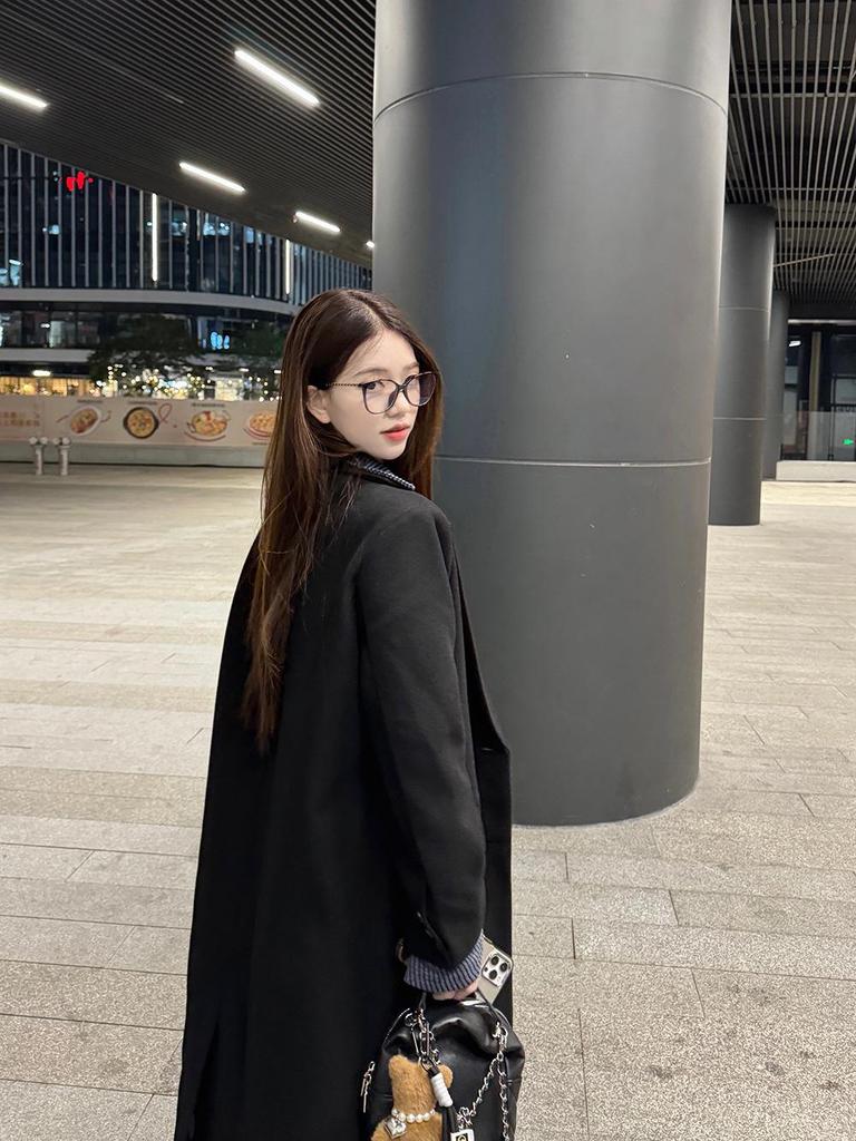 Women's Spring Collection: Black Slimming Ruffle Long Dress with Turn-Down Collar and Waist-Cinching Design