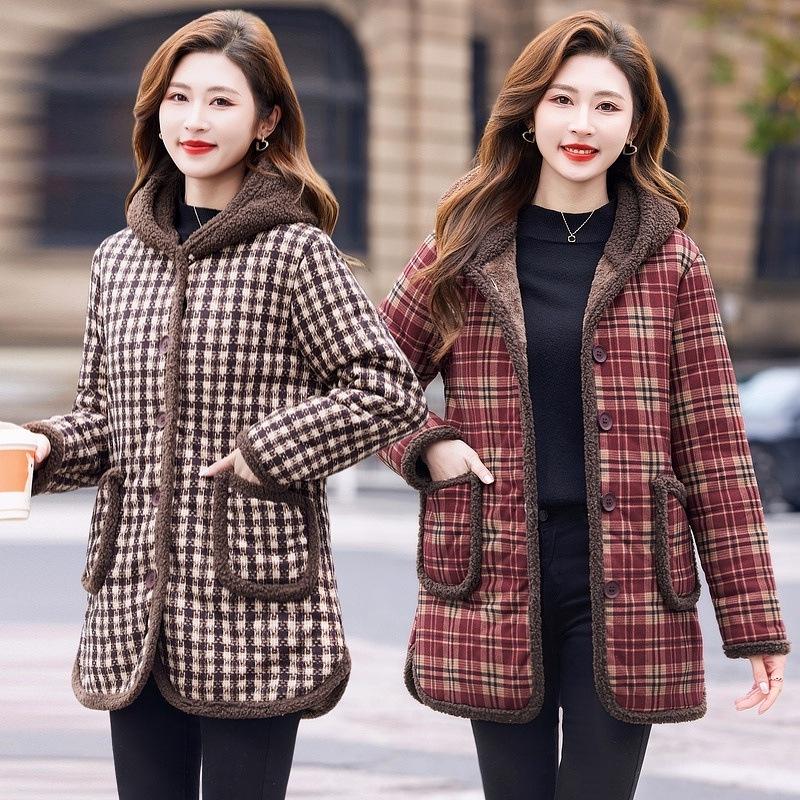 Mom's Winter Velvet-Lined Plaid Jacket - Warm, Cotton Padded, Plus Size for Middle-Aged & Elderly Women