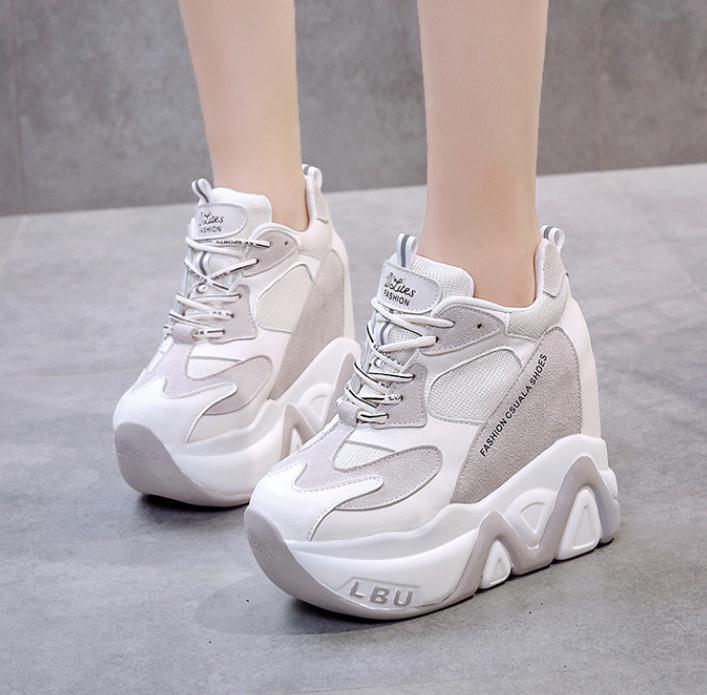 

Модная женская обувь на высокой платформе Новая дышащая женская обувь для увеличения роста 12 см Толстая подошва Кроссовки Сникеры Женская Повседневная обувь 35 бежевый