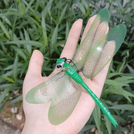 Falešná dekorace vážky s karabinou Přenosný venkovní kempingový komár Odpuzovač much Simulovaný 3D