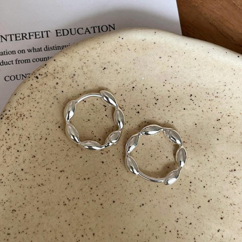 

Rice Grain Beads Pure Earrings Ambience Commuter Round Texture Niche Fashion Ear Buttons Trendy Elegant Classic Daily Accessories