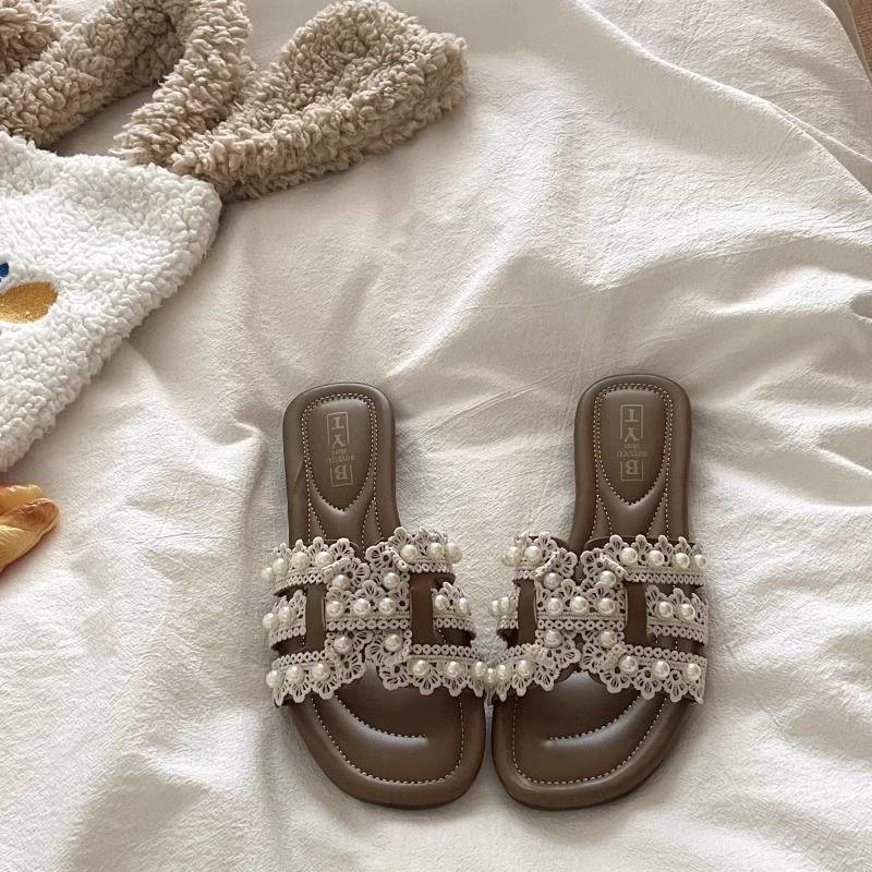 With Skirt, Flat-Bottomed Fairy, One-Word Cool Slippers For Going Out On The Beach, And Small Fragrant Cool Slippers For Summer Wear.