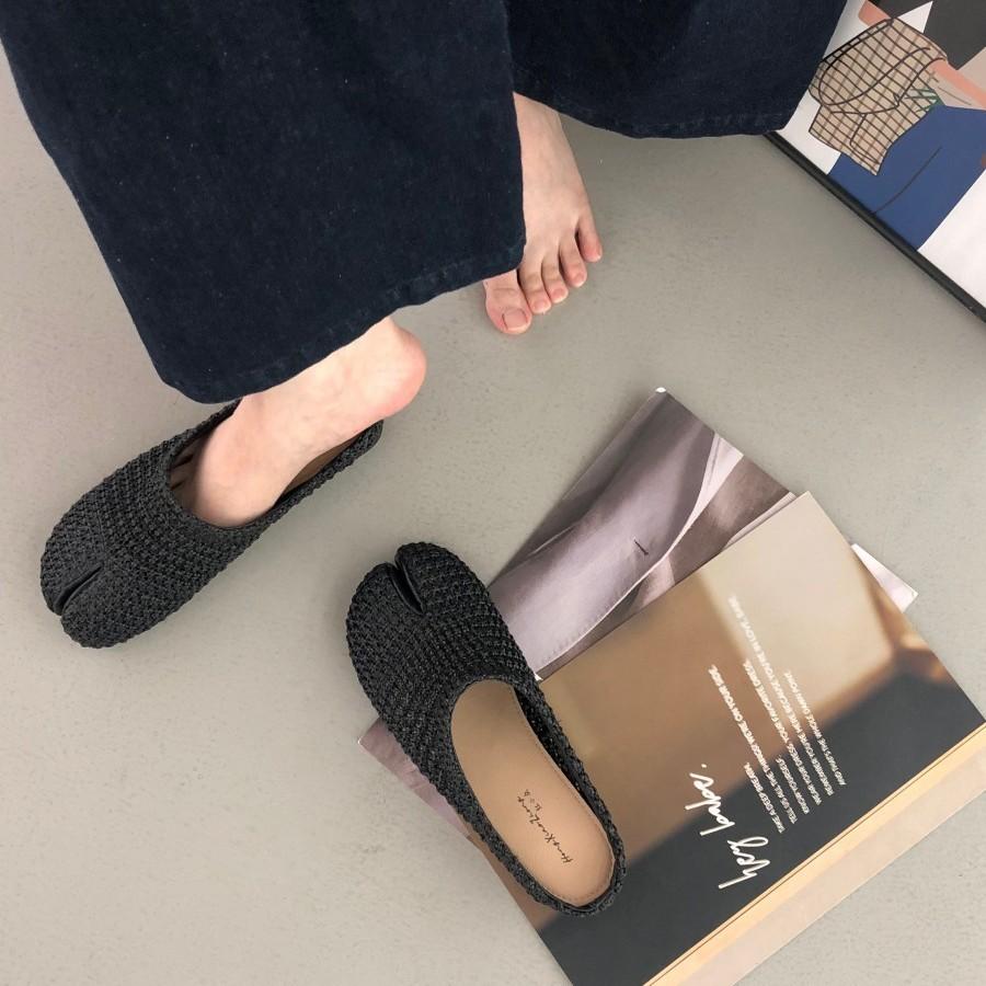 Korean version of woven cool slippers for women to wear one pedal casual round head flat bottom empty Mill shoes comfortable bag head half drag