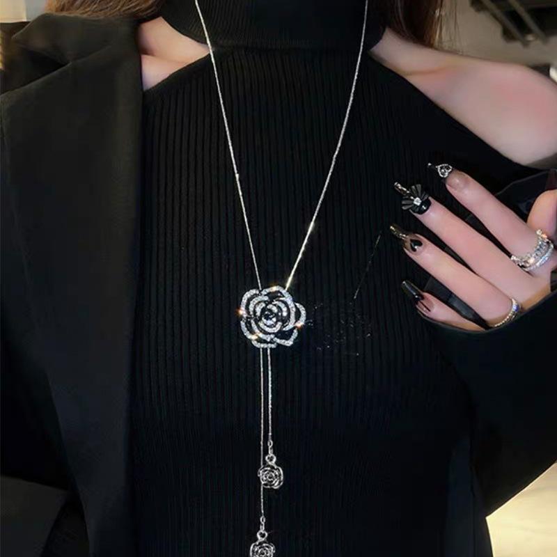 1Pcs New Trendy Korean Fashion Clothes Pendant Geometric Jewelry Vinatge Crystal Water Drop Sweater Long Necklaces For Women