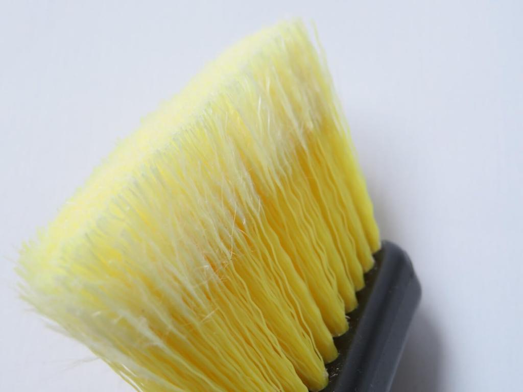 [Made In Japan] [Removes Dirt from Wheels and Details] Car Wash Wheel Brush, Soft