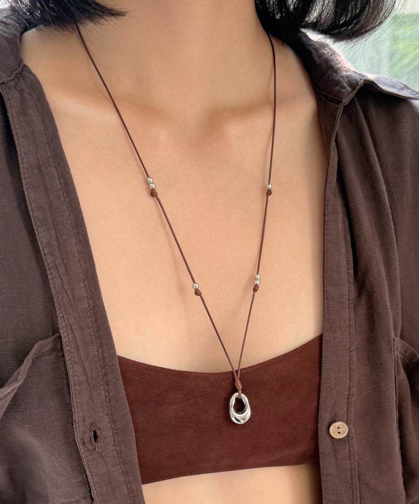 Fantastic Planet Mhl String Necklace (3Colors)