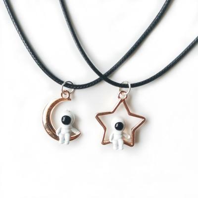 Fashion Moon Star Crystal Spaceman Pendant Necklaces for Women Men Jewelry Couple Astronaut Jewellery Lovers Gift Link Chain