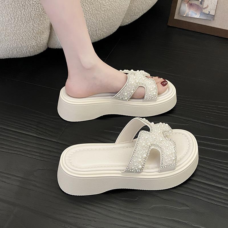 

Platform versatile slippers female 2025 new summer fashion rhinestone fairy beach sandals French temperament cool slippers 35 бежевый