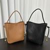 2025 New medieval fashion versatile leather square shoulder underarm crossbody tote bag woven bag hand bucket bag