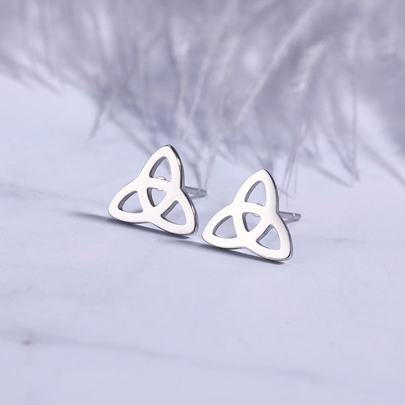 Hypoallergenic Titanium Steel Celtic Knot Earrings Fade Resistant Non Allergic Ear Studs