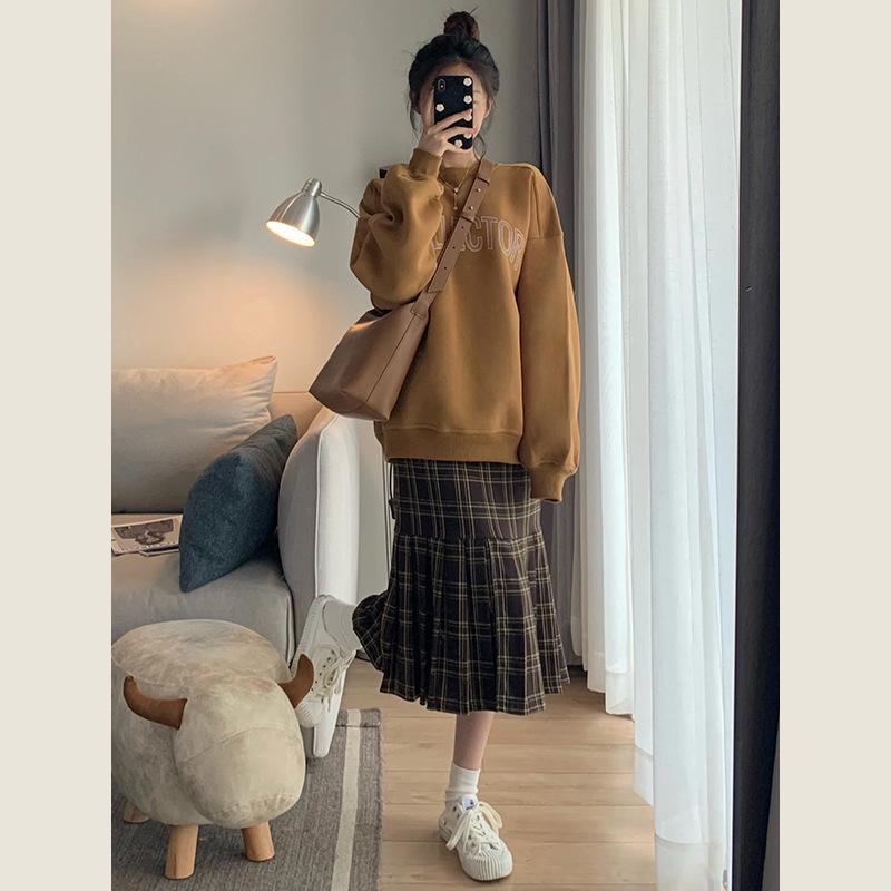 Women's 2024 Autumn/Winter Casual Two-Piece: Sweatshirt and Skirt Set