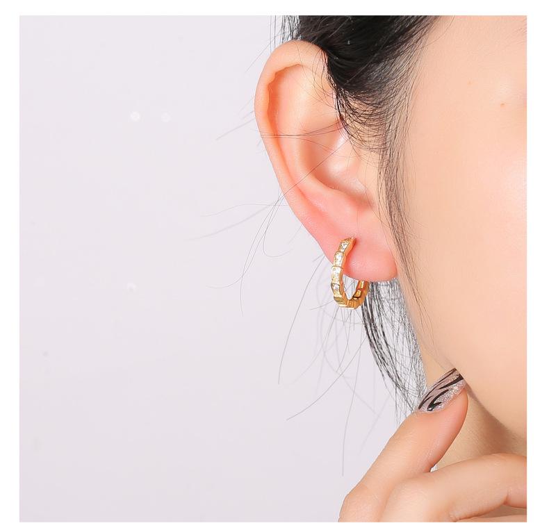 Gold-Plated Bamboo Zircon Ear Cuffs: Elegant and Versatile Earrings for a Luxurious Commute Style