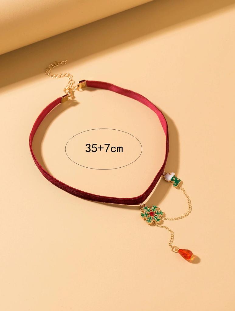 European-American Minimalist Christmas Necklace with Red Velvet Santa Gloves Pendant