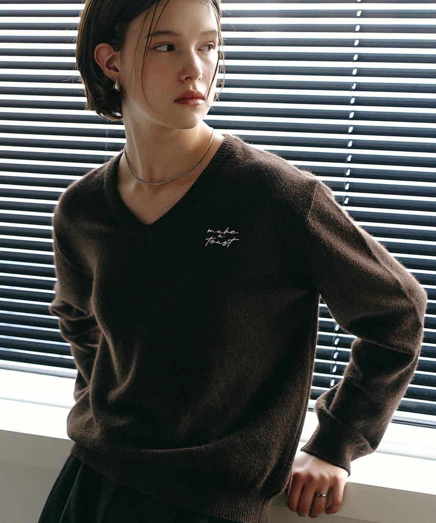 MAKE A TOAST Raccoon V-Neck Pullover Knit Brown Mbefnt004Br
