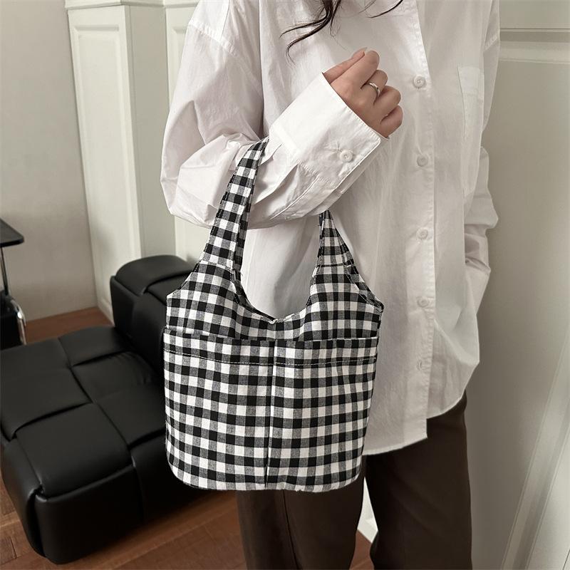 Korean Style Vintage Plaid Shoulder Bag Lightweight Large Capacity Casual Crossbody Bag for Women Versatile Texture Bucket Bag