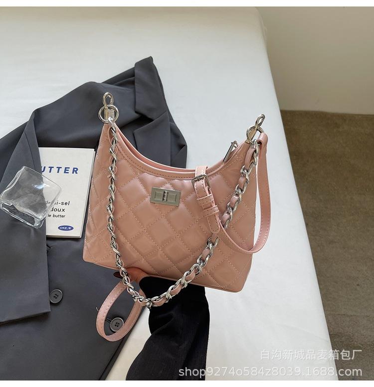 

Premium sense retro niche light luxury women s bag 2025 new fashion versatile popular diamond chain commuter shoulder bag розовый