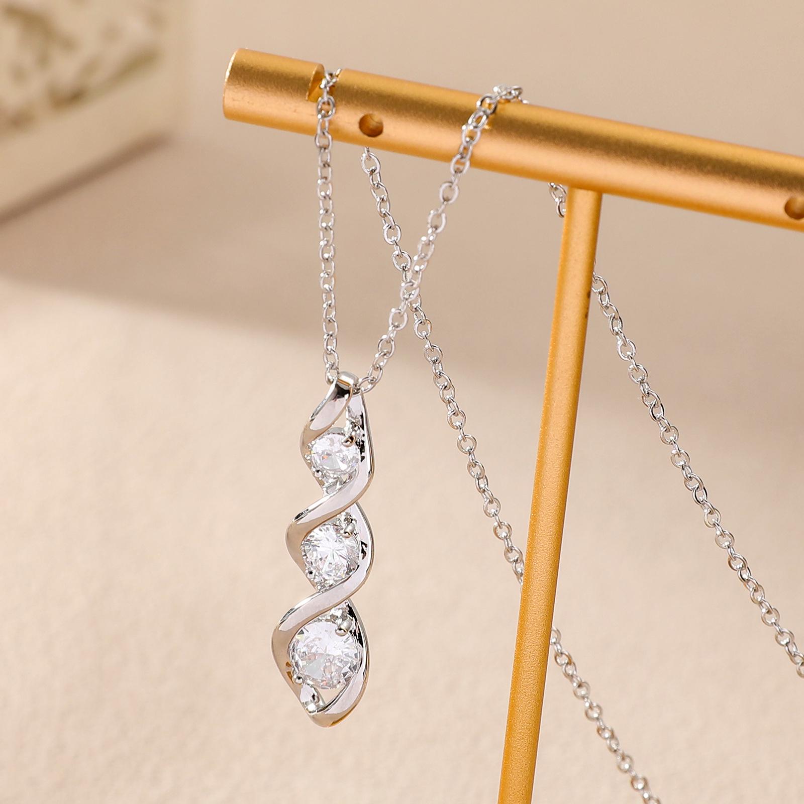 Geometric Spiral Clavicle Chain Necklace for Women - European & American Style Jewelry