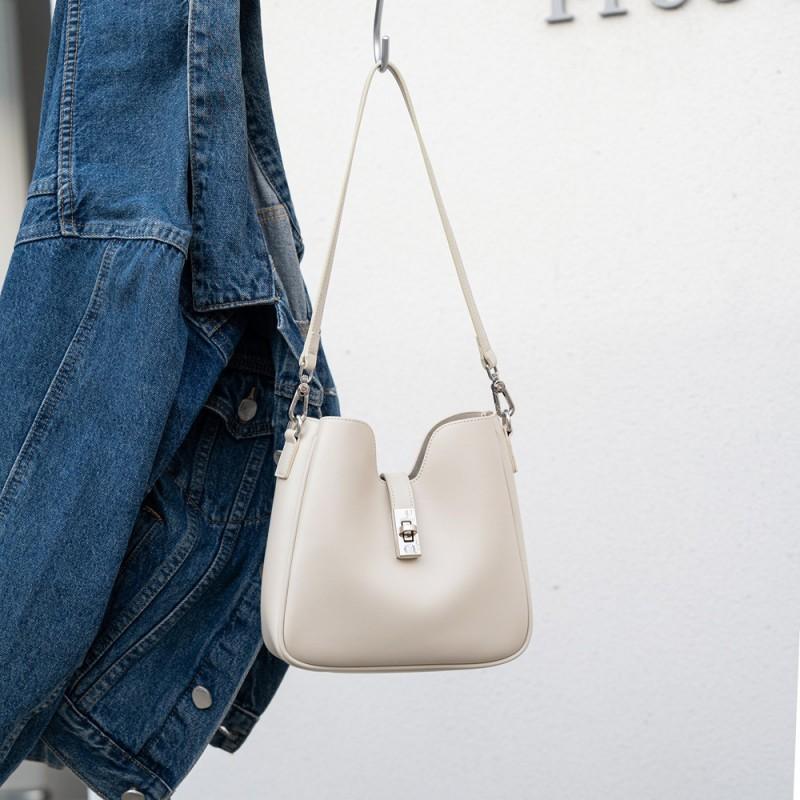 

Hobo Large-capacity One-shoulder Underarm Bucket Bag Niche Light Luxury Commuting Cross-body Tote Women s 22x8x21cm молочный белый