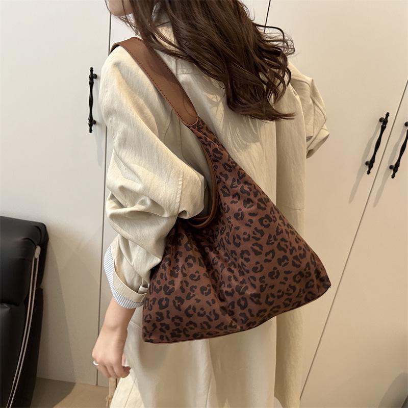 2025 Women's Large Capacity Leopard Print Shoulder Tote & Bucket Bag