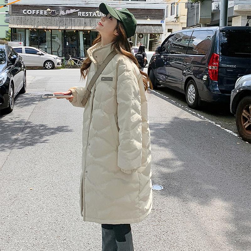 Casacos de Penas e Algodão Outono e Inverno, Comprimento Médio a Longo Moda Feminina, Versão Coreana Casaco de Algodão Solto com Padrão de Losangos