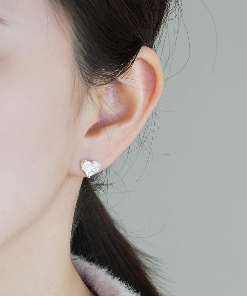 Alleun Silver 925 Cubic Cubic Chubby Heart Bold Stud Silver Earrings