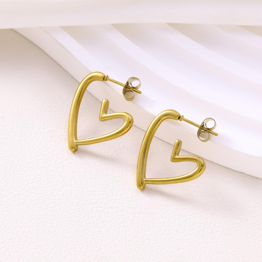 European and American stainless steel earrings, high-end stud earrings, fashion trend, versatile irregular retro earrings
