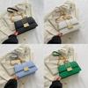 Petit Sac Carré Tendance et Fashionable avec Design Matelassé Élégant pour Femmes