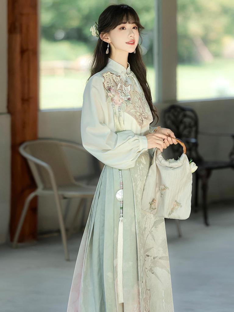 Yi Meng Ge Originales Feenhaftes Hanfu Damen Set: Oberteil und Rock im chinesischen Stil