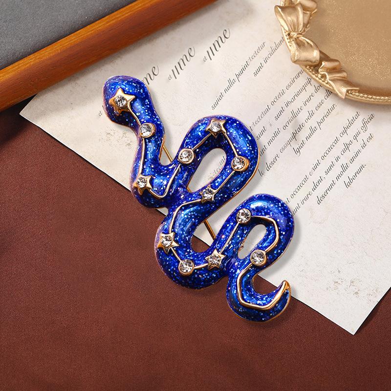 

Exaggerated Snake Animal Accessories Brooch for Men and Women 3*5CM