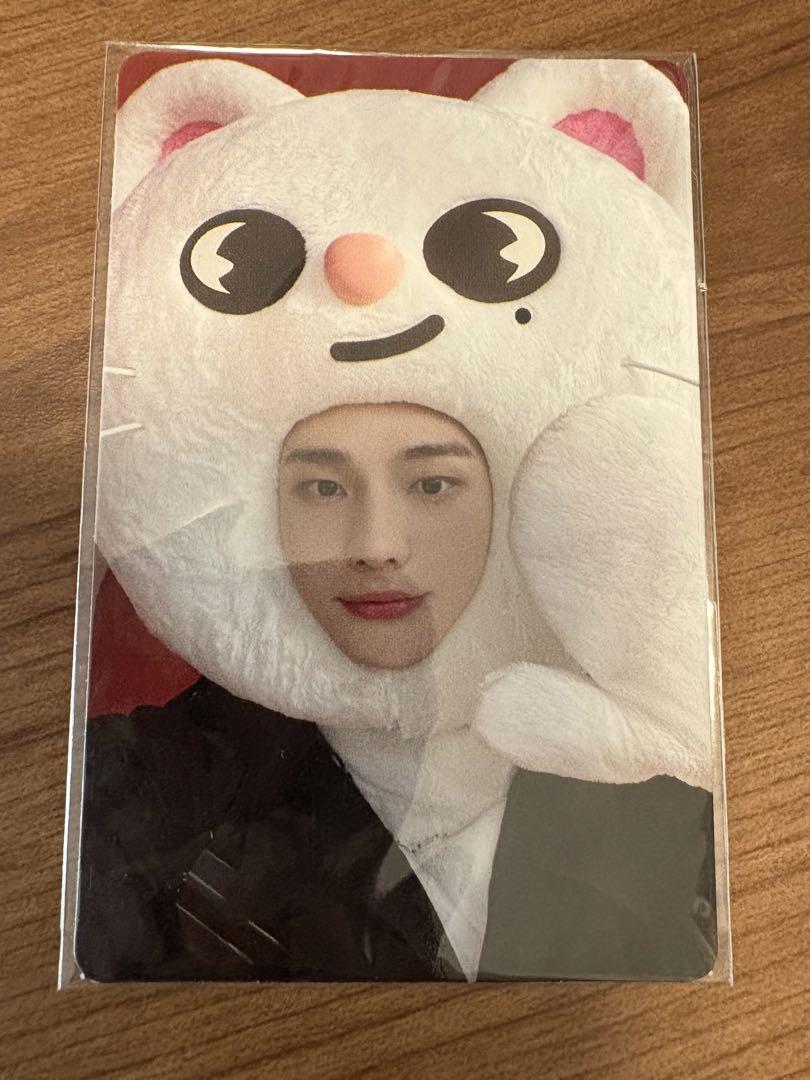 

[ИСПОЛЬЗОВАЛ] (официальный) Карточка Хёнджина из Stray Kids