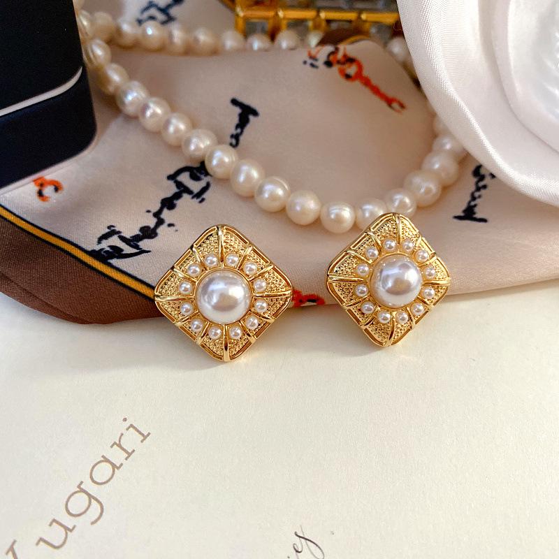 

Французские ретро серьги-пусеты из серебра 925 пробы с жемчугом и эмалью