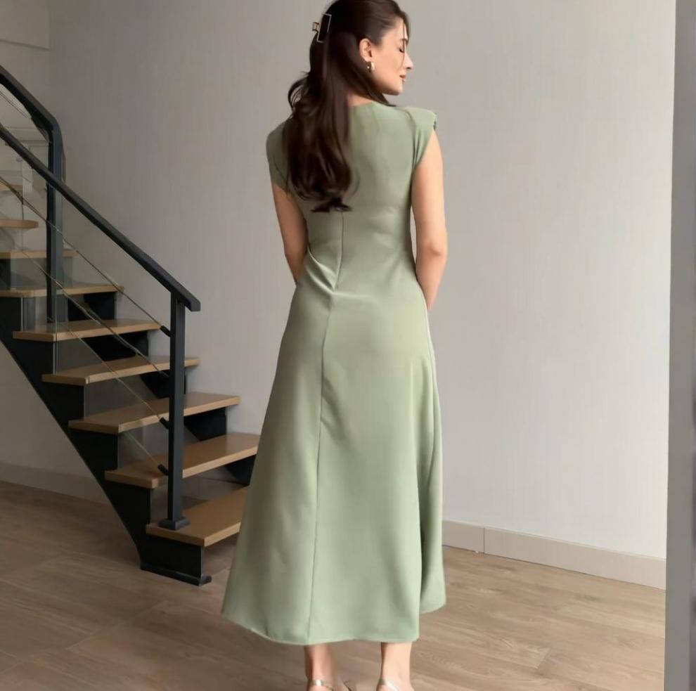 2025 Summer European and American Solid Color French Temperament Commuting Dress