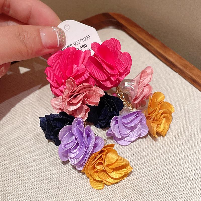 

Silver Needle Mori Style Floral Dangle Earrings – Elegant Vacation Fashion for Women