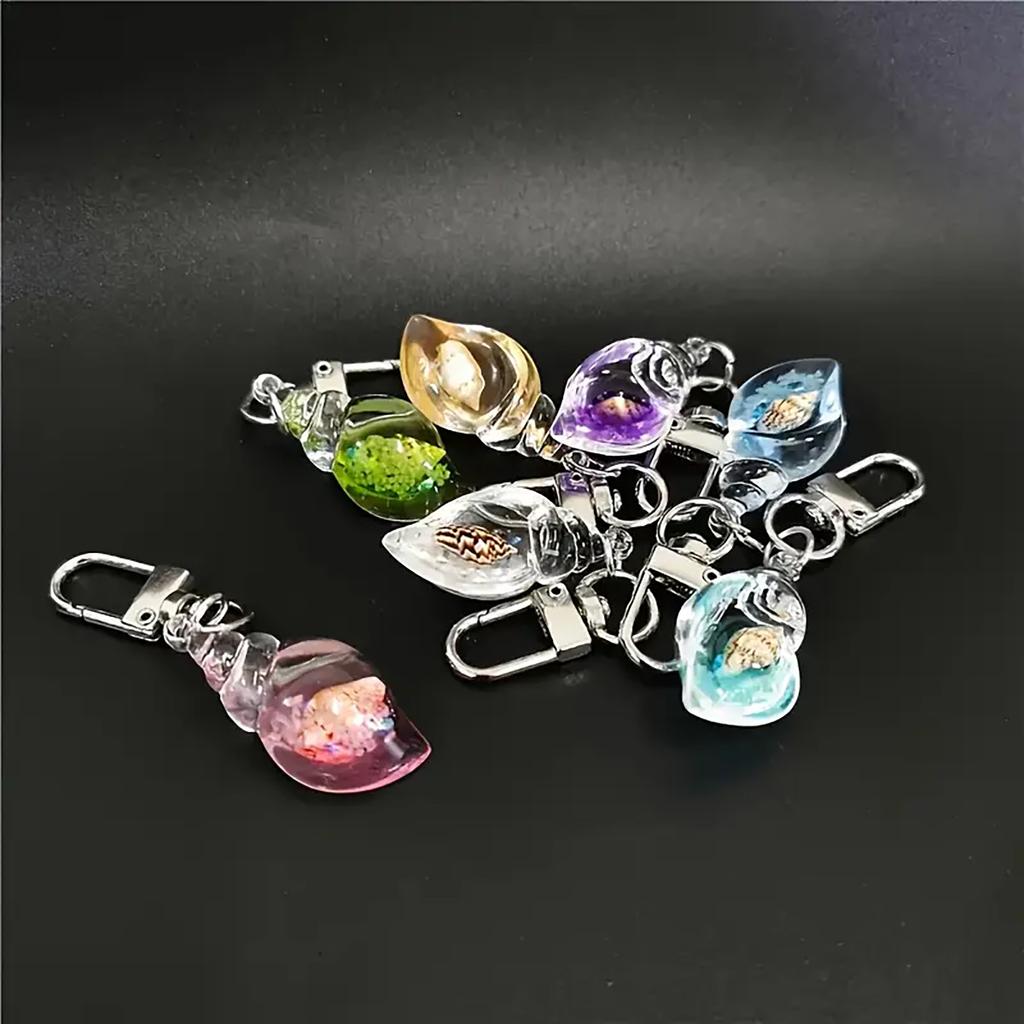 7 Pcs Ocean Style Conch Pendant Acrylic Glow in Dark Conch Pendant Keychain Women Keychain Jewelry