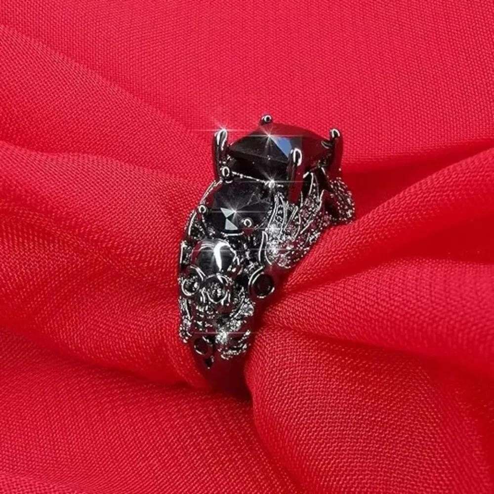 Gothic Purple Red Black Crystal Unique Black Skull Rings for Women Halloween Christmas Jewelry Gifts