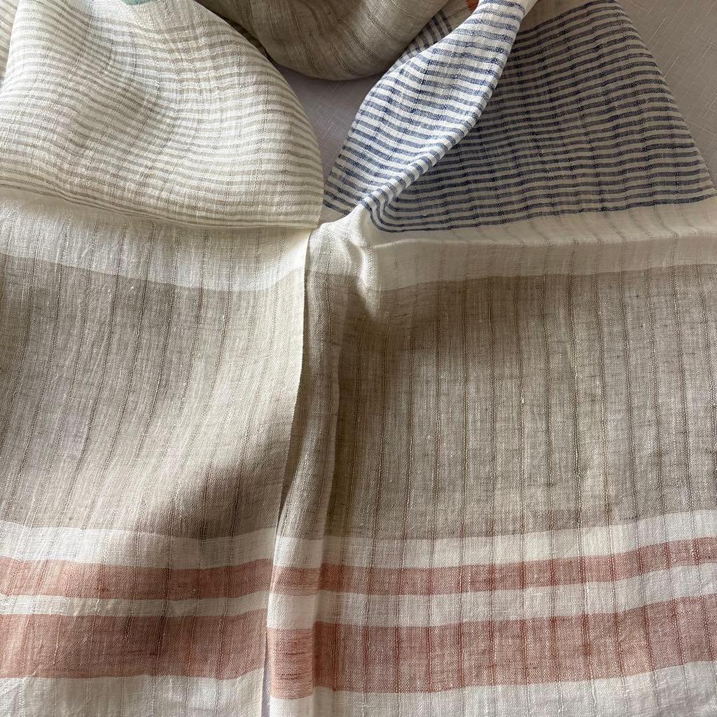 Used Natural color stripe pattern linen blend stole