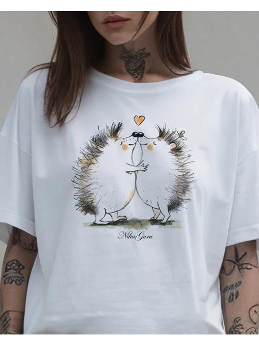 Summer T-shirt with a hedgehog print M